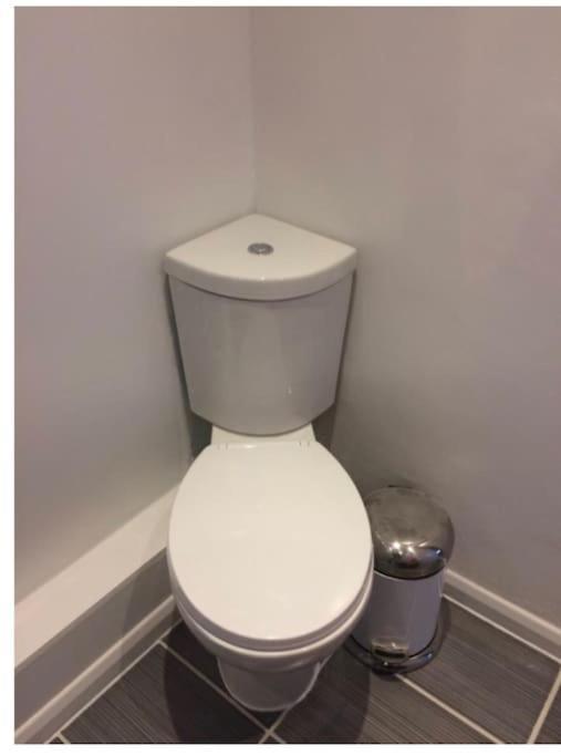 Cosy 1 Bedroom Flat Near Barking Town Centre מראה חיצוני תמונה