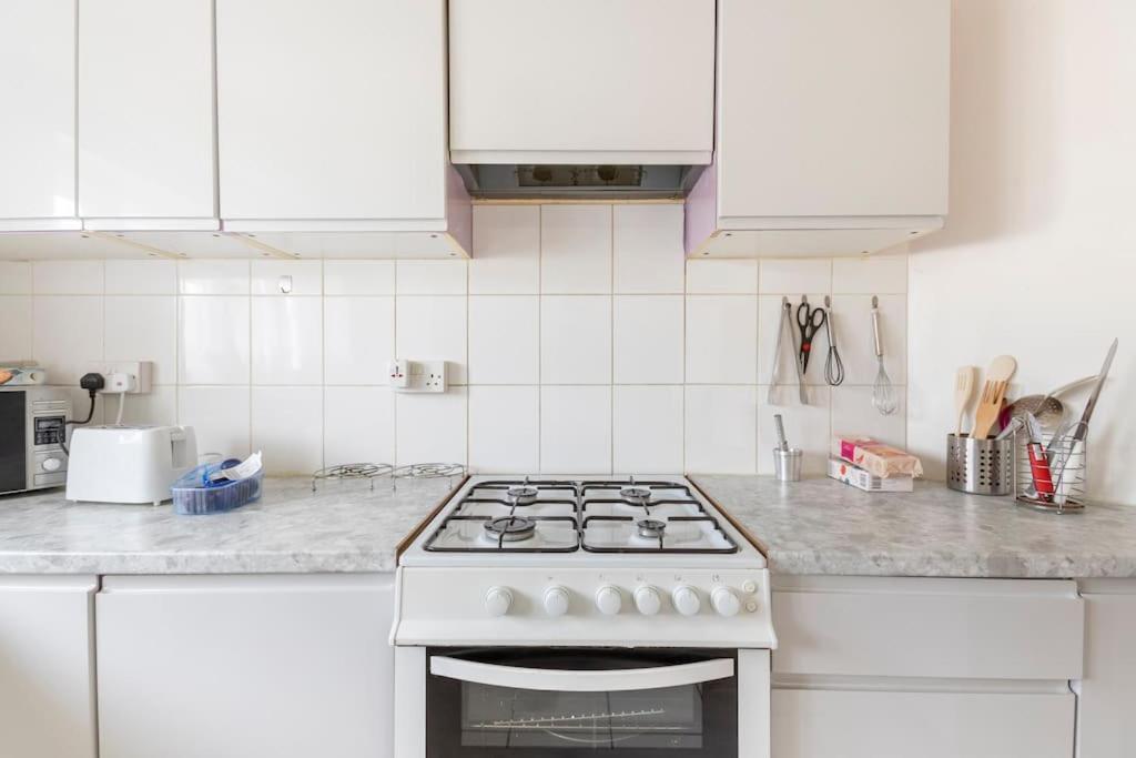 Cosy 1 Bedroom Flat Near Barking Town Centre מראה חיצוני תמונה