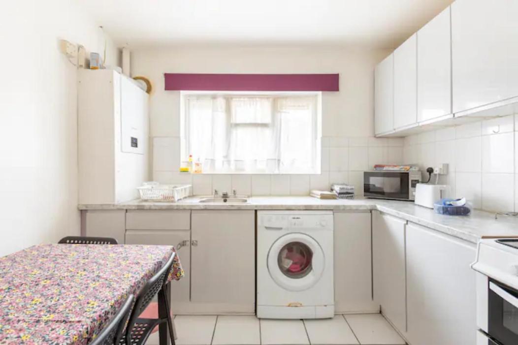 Cosy 1 Bedroom Flat Near Barking Town Centre מראה חיצוני תמונה