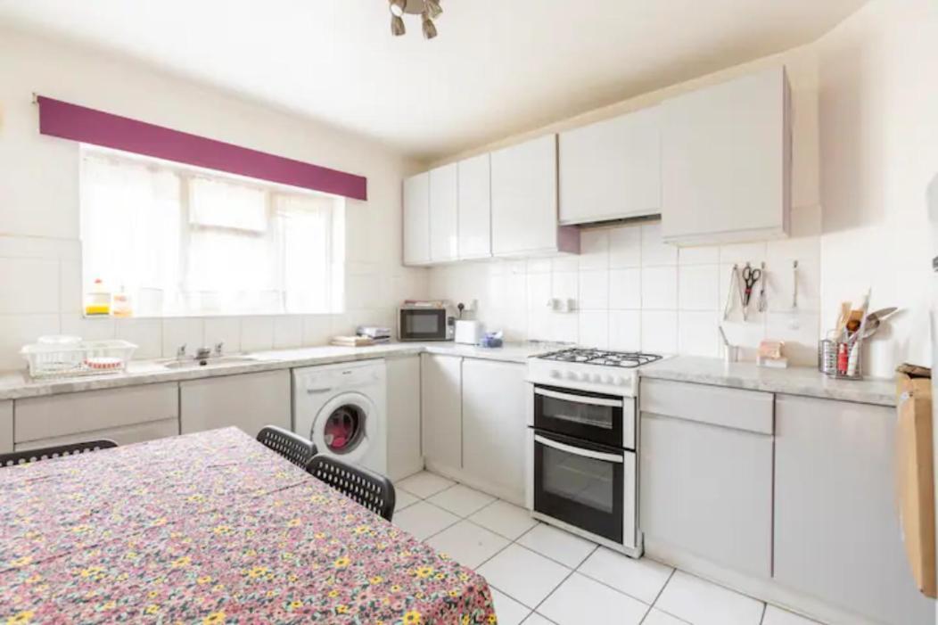 Cosy 1 Bedroom Flat Near Barking Town Centre מראה חיצוני תמונה